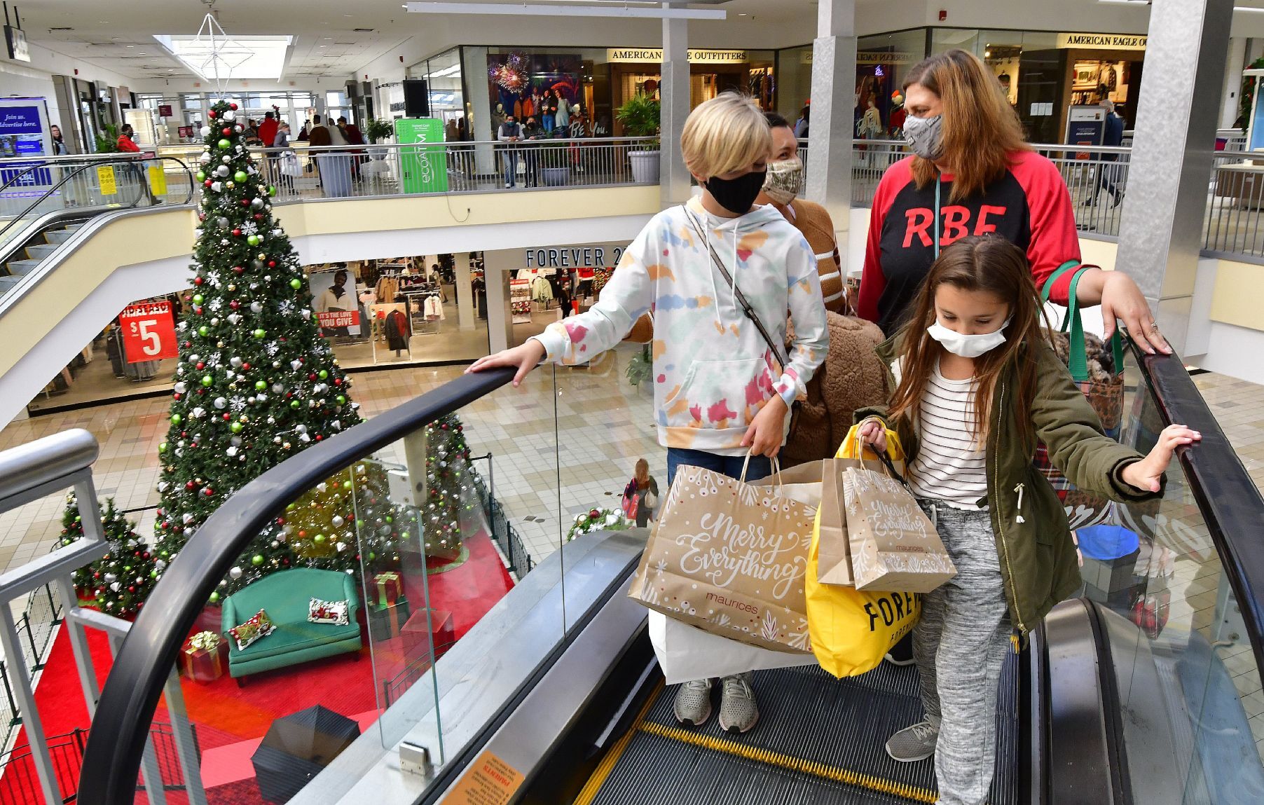 Black Friday Christmas shoppers